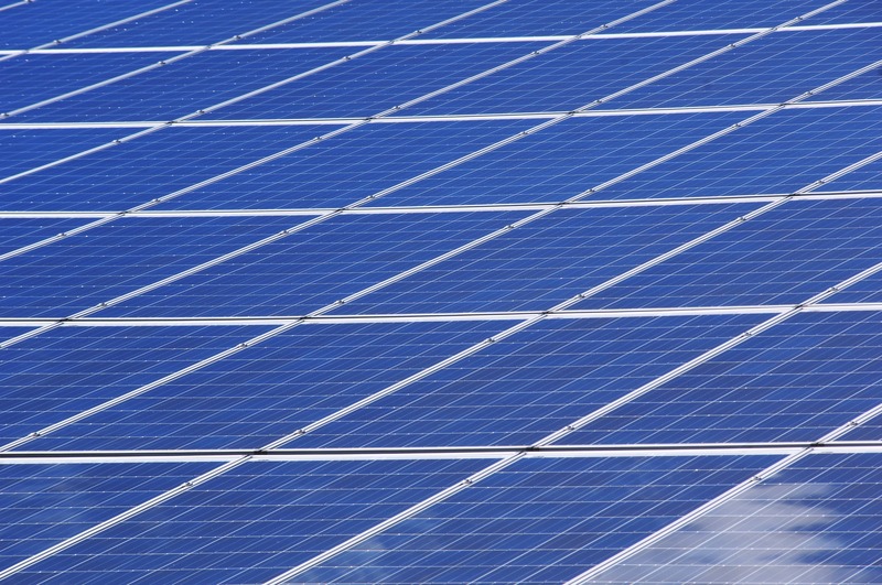 des panneaux solaires